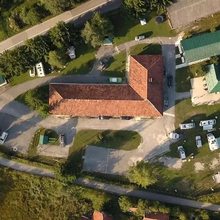 Apartments&camping Zip Kremna