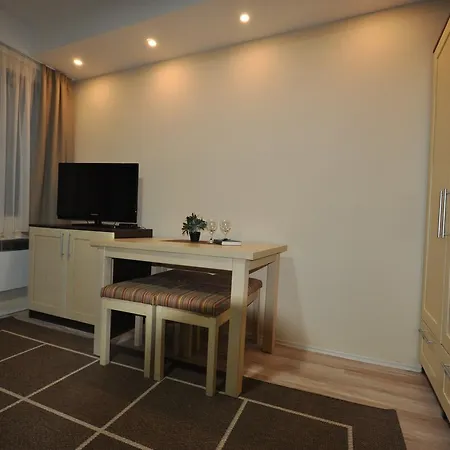 Apartment Apartments&camping Zip Kremna