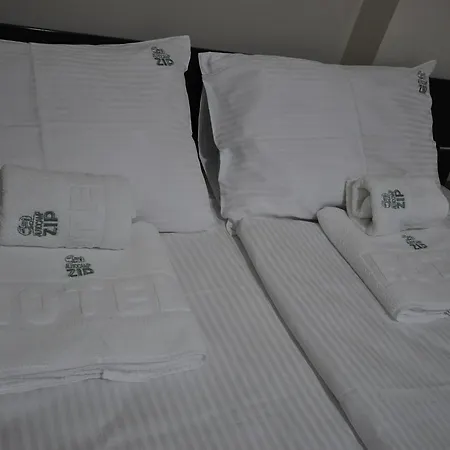 Apartments&camping Zip アパート Kremna