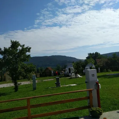 Apartment Apartments&camping Zip Kremna