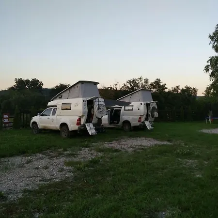 Apartment Apartments&camping Zip Kremna