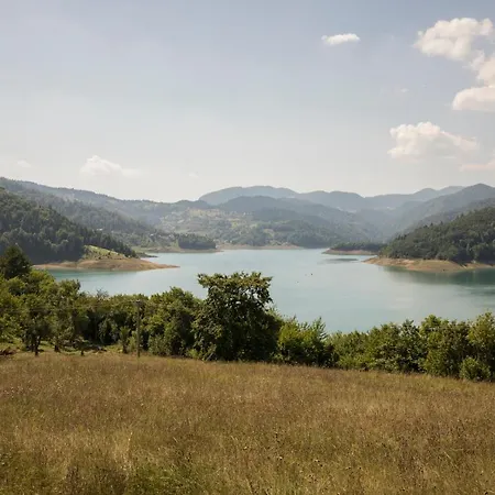 Apartment Apartments&camping Zip Kremna
