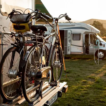 Apartments&camping Zip アパート